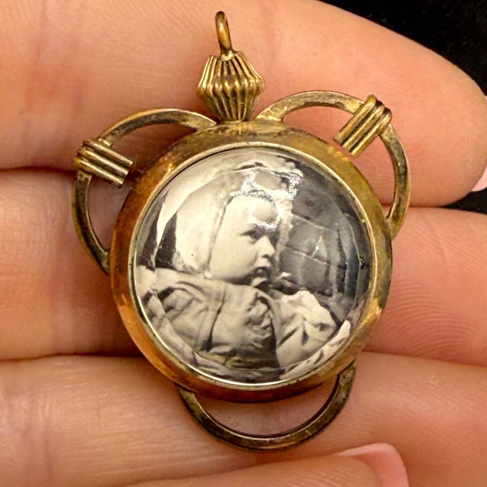 Vintage Rose Gold Plated Photo Pendant‎ Engraved
